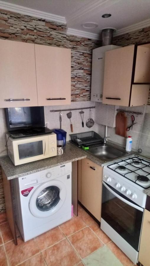 Квартира На Проспекті Oezjhorod Buitenkant foto